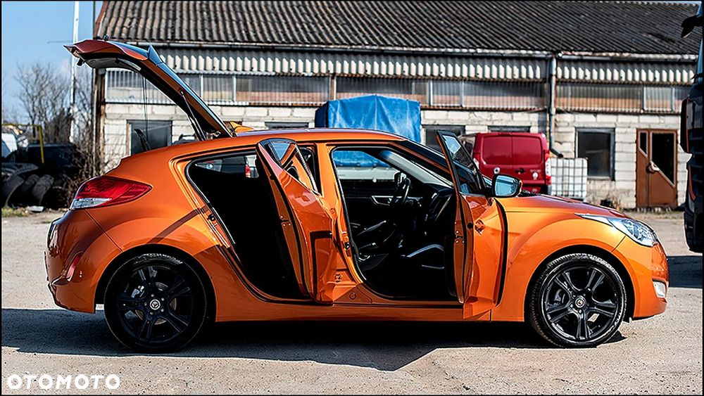 Hyundai Veloster - 11