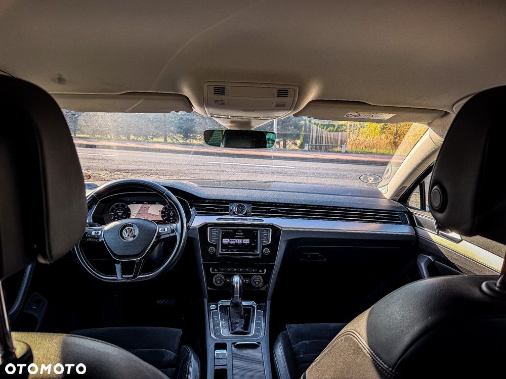 Volkswagen Passat 2.0 TDI SCR DSG Highline - 36