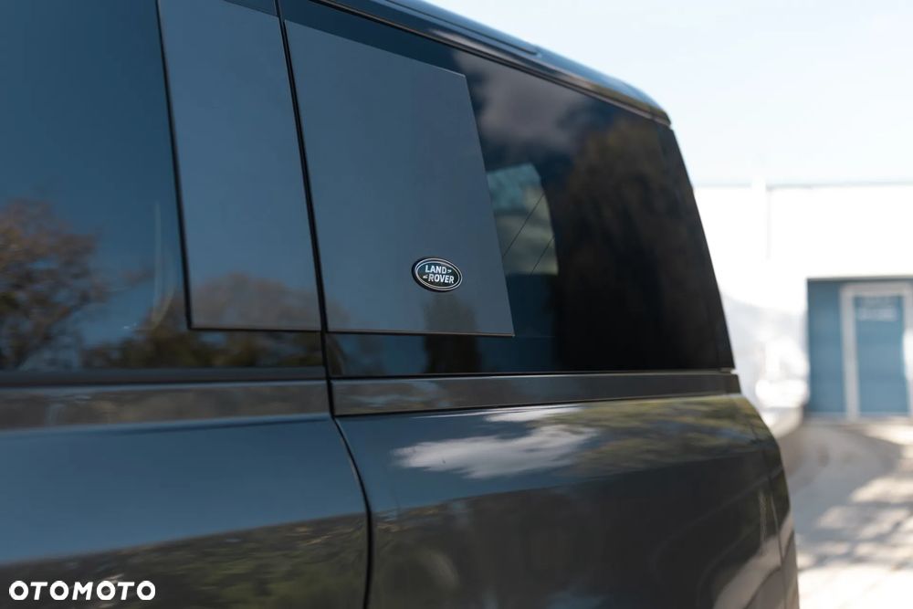 Land Rover Defender 110 5.0 P525 V8 - 5