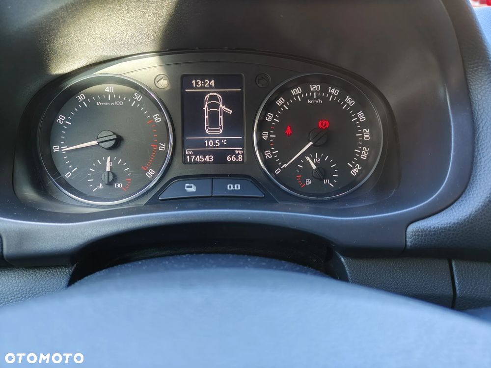 Skoda Fabia 1.2 HTP Active Green tec - 19