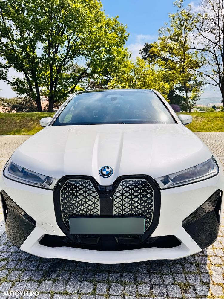 BMW iX xDrive40 - 9