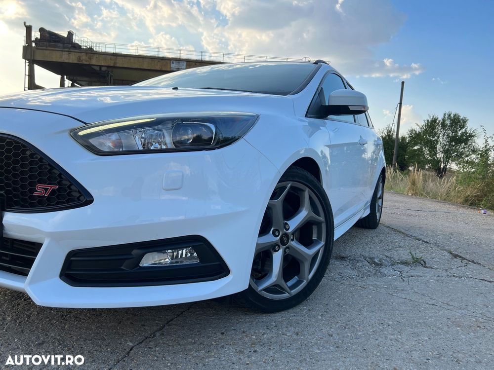 Ford Focus ST - 7