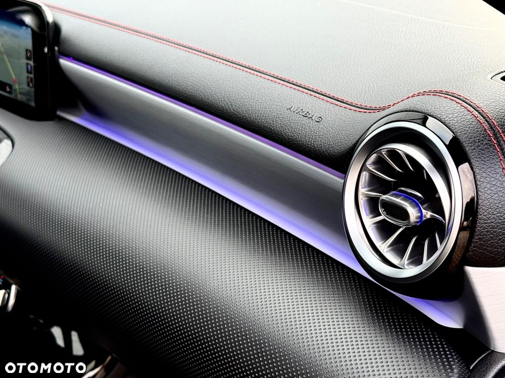 Mercedes-Benz CLA 180 d 7G-DCT AMG Line - 8