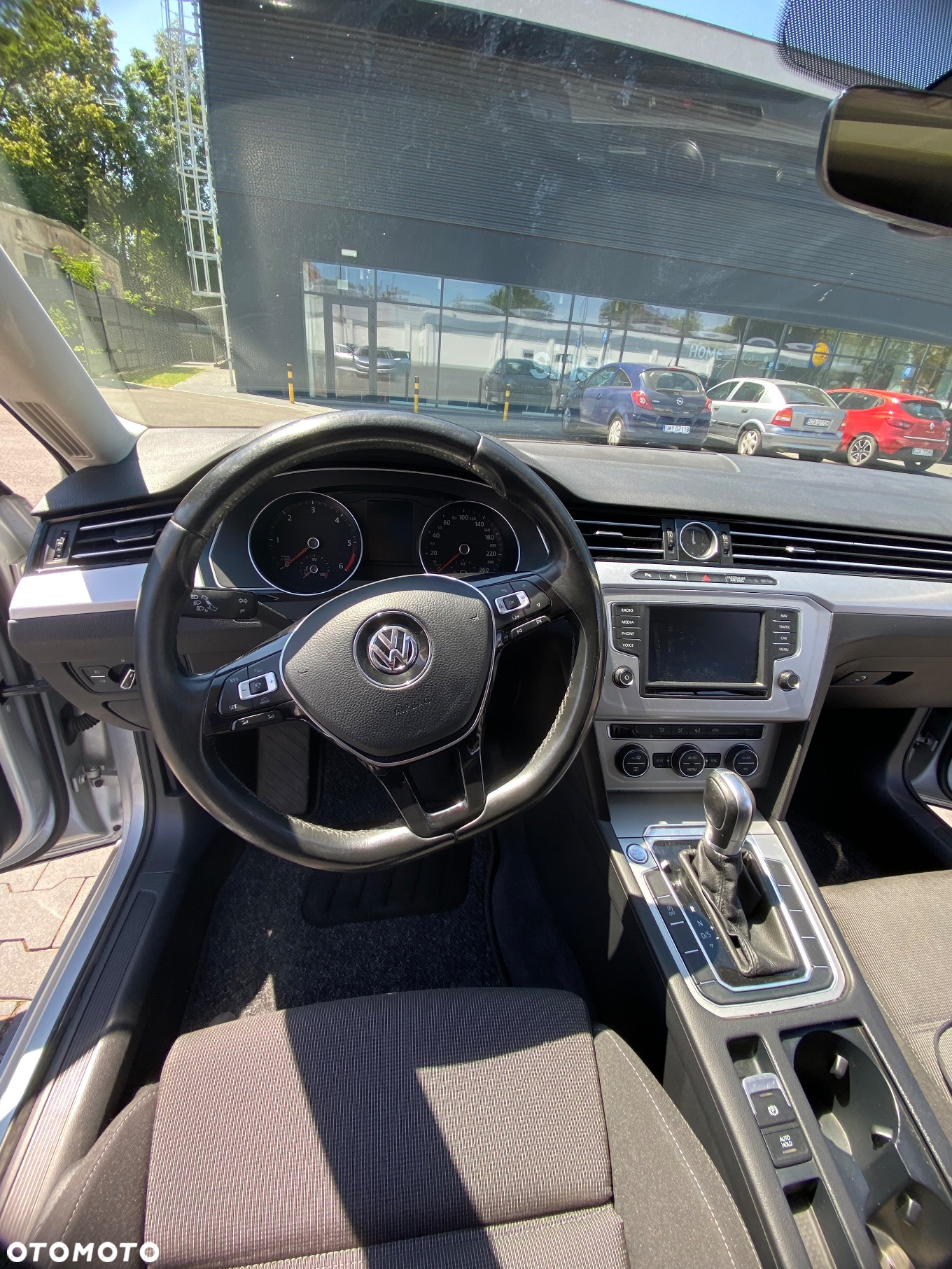 Volkswagen Passat - 12