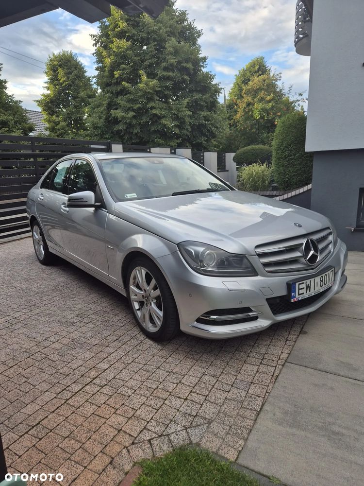 Mercedes-Benz Klasa C 180 CGI BlueEff Avantgarde - 4