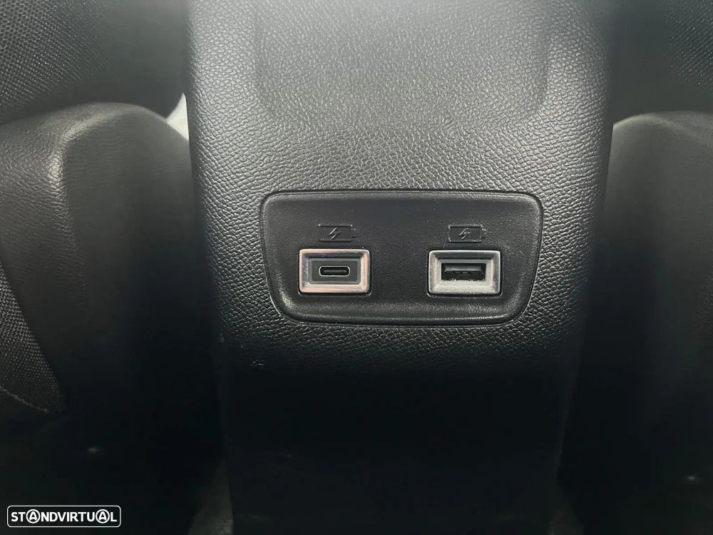 Peugeot 208 - 18