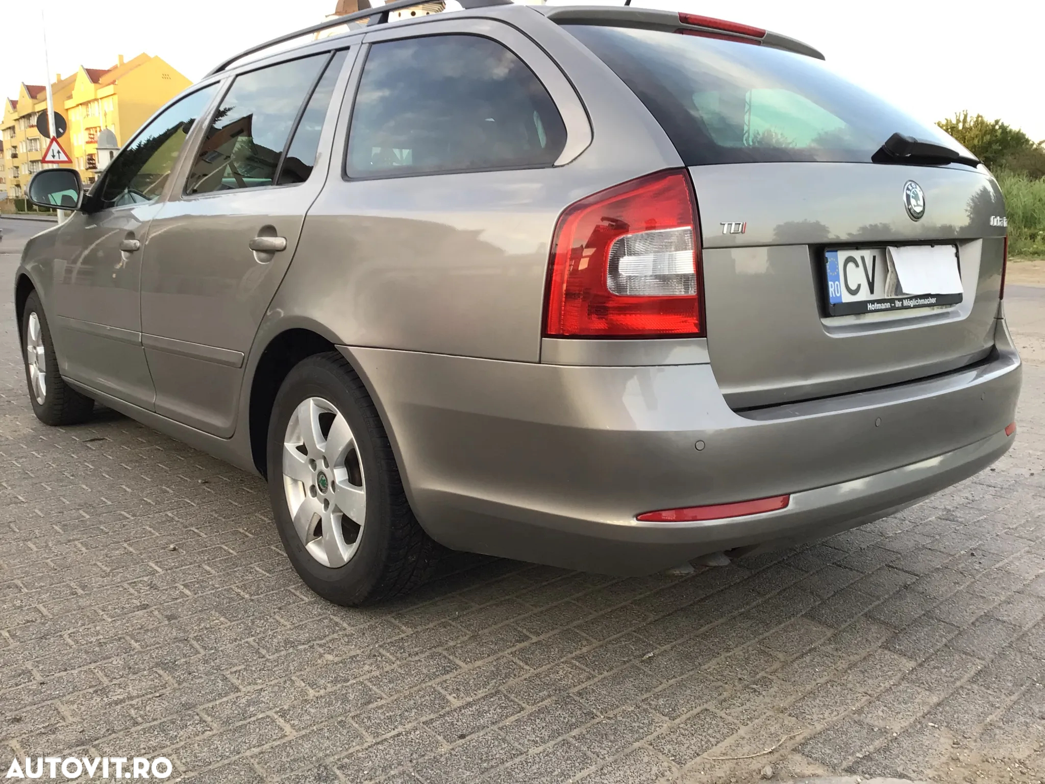 Skoda Octavia Combi 2.0 TDI Ambiente - 3
