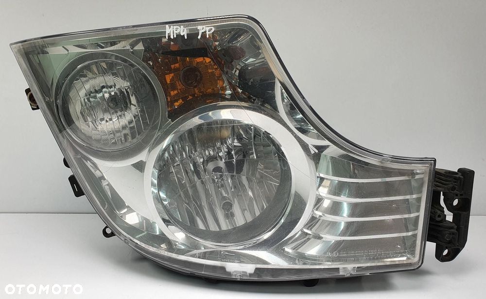 LAMPA PRAWY PRZÓD MERCEDES ACTROS MP4 A9608200339 - 1