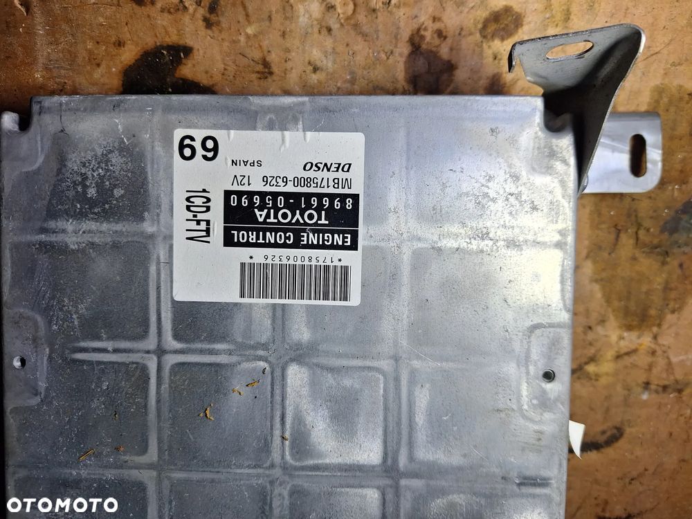 toyota avensis  2,0 D sterownik komputer silnika 8966105690   (7/14) - 2