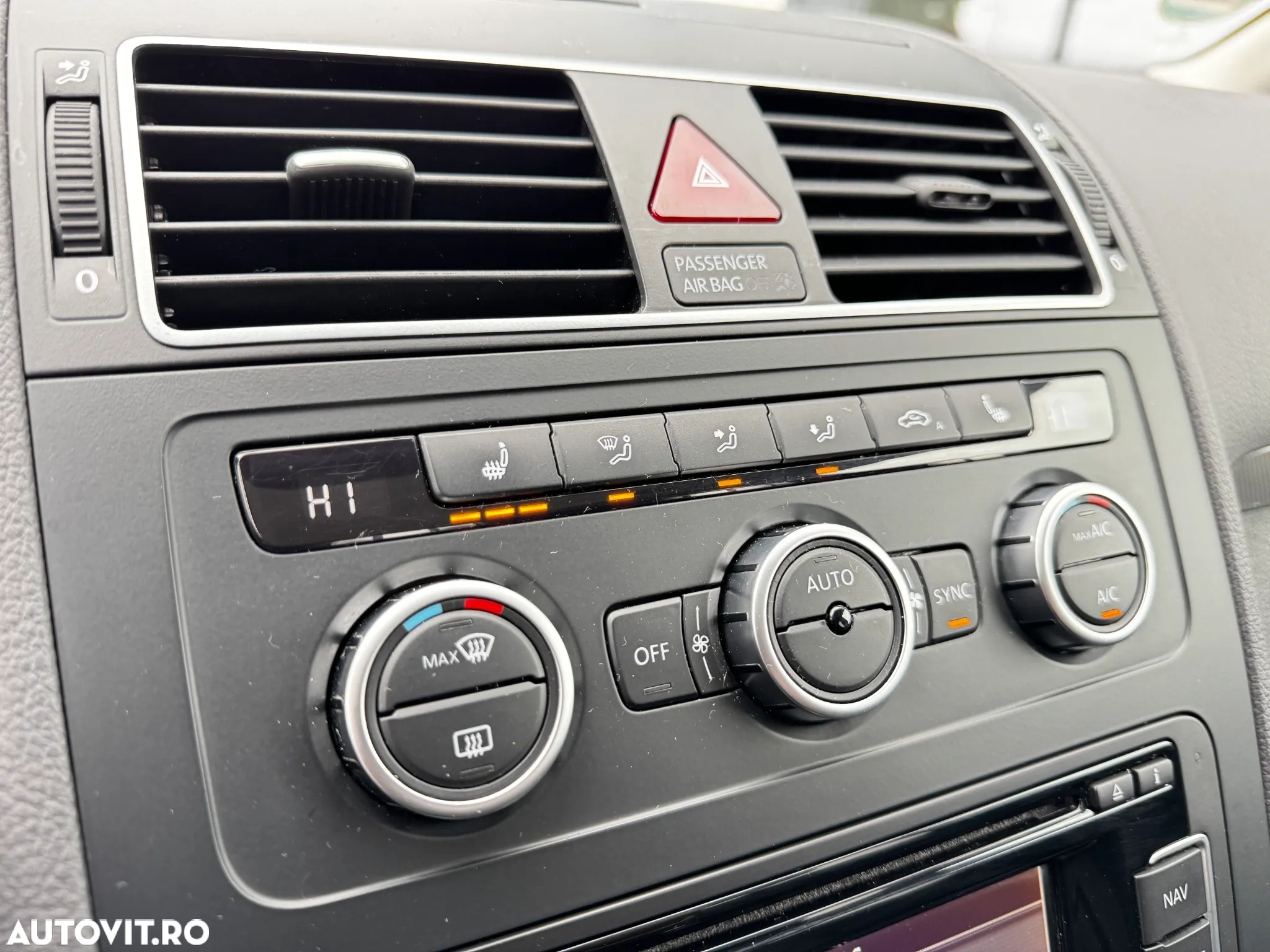 Volkswagen Touran 2.0 TDI DPF BlueMotion Technology MATCH - 33
