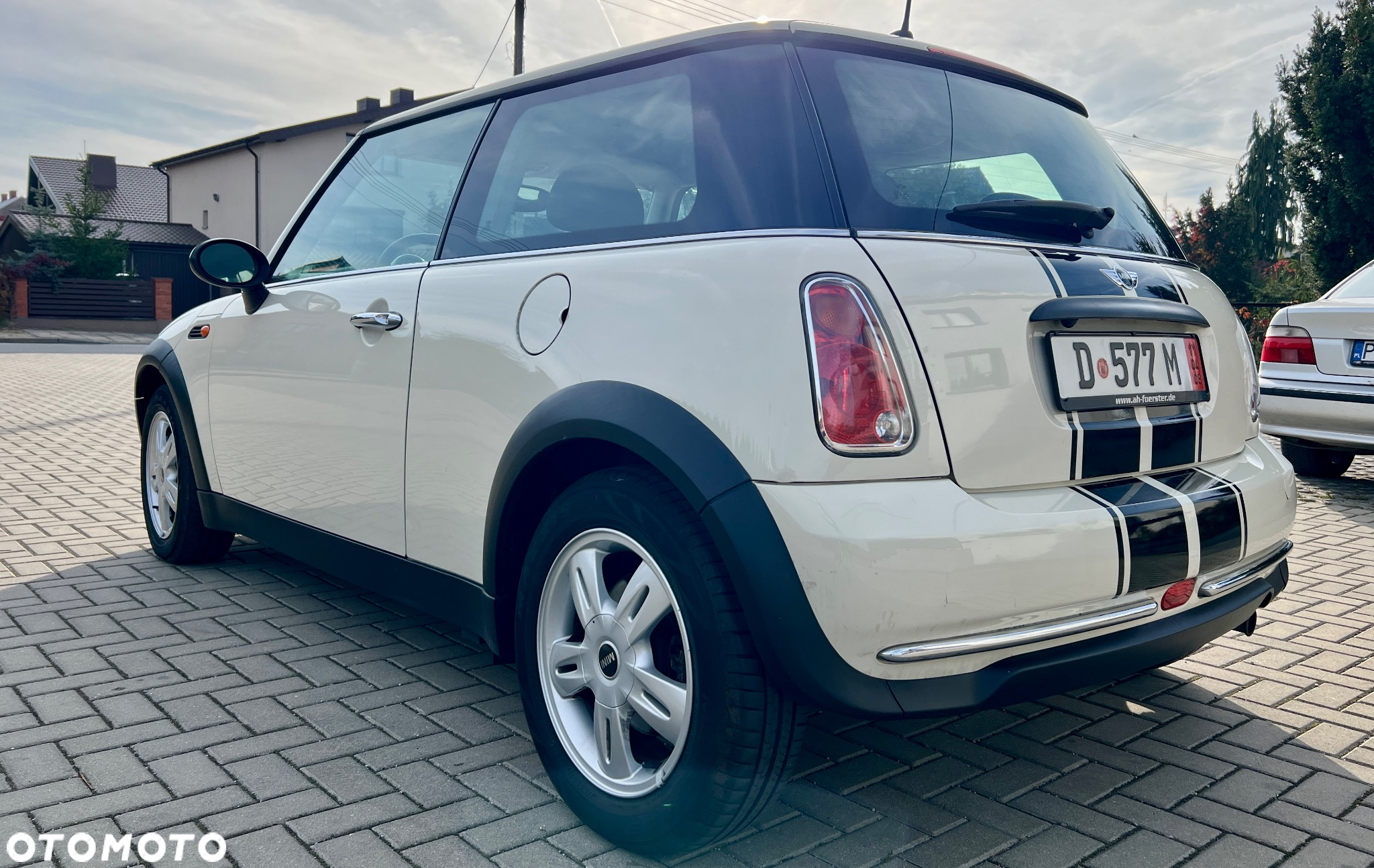 MINI ONE Standard - 7