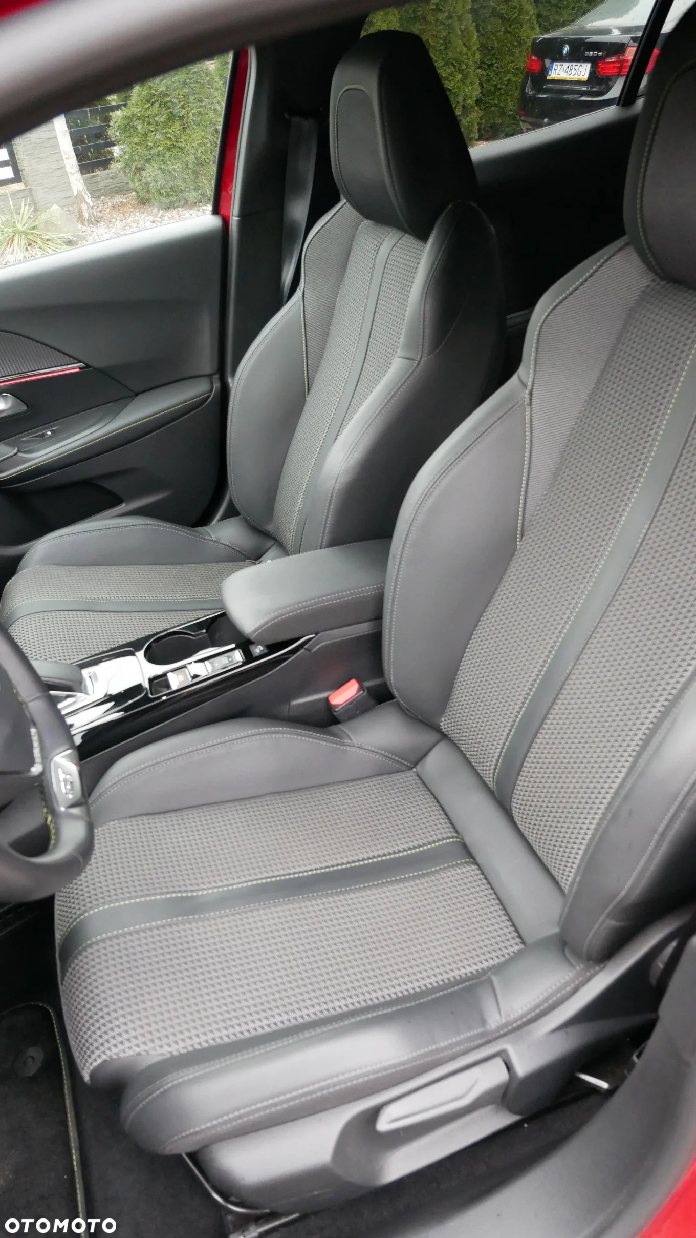 Peugeot 2008 e-2008 GT Pack - 14