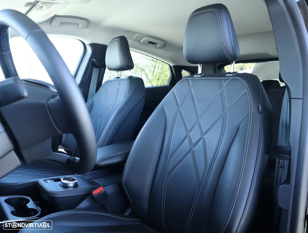 Ford Mustang Mach-E Standard - 27