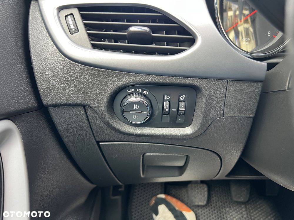 Opel Astra 1.4 T Enjoy - 21