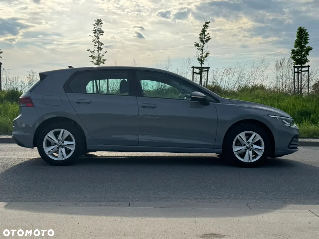 Volkswagen Golf - 8