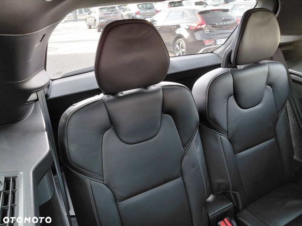 Volvo XC 90 - 25