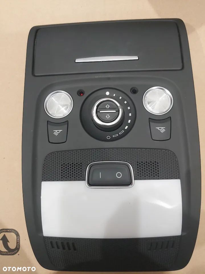 Lampka podsufitki Audi SQ5 OE 8T0947135BK - 2