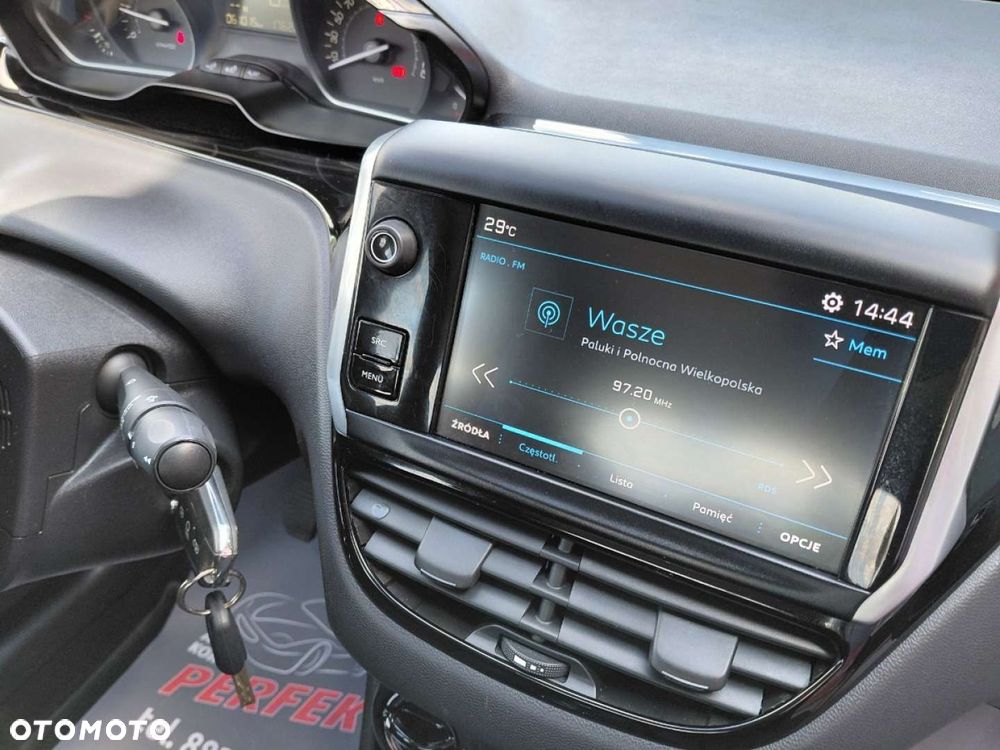 Peugeot 208 - 15