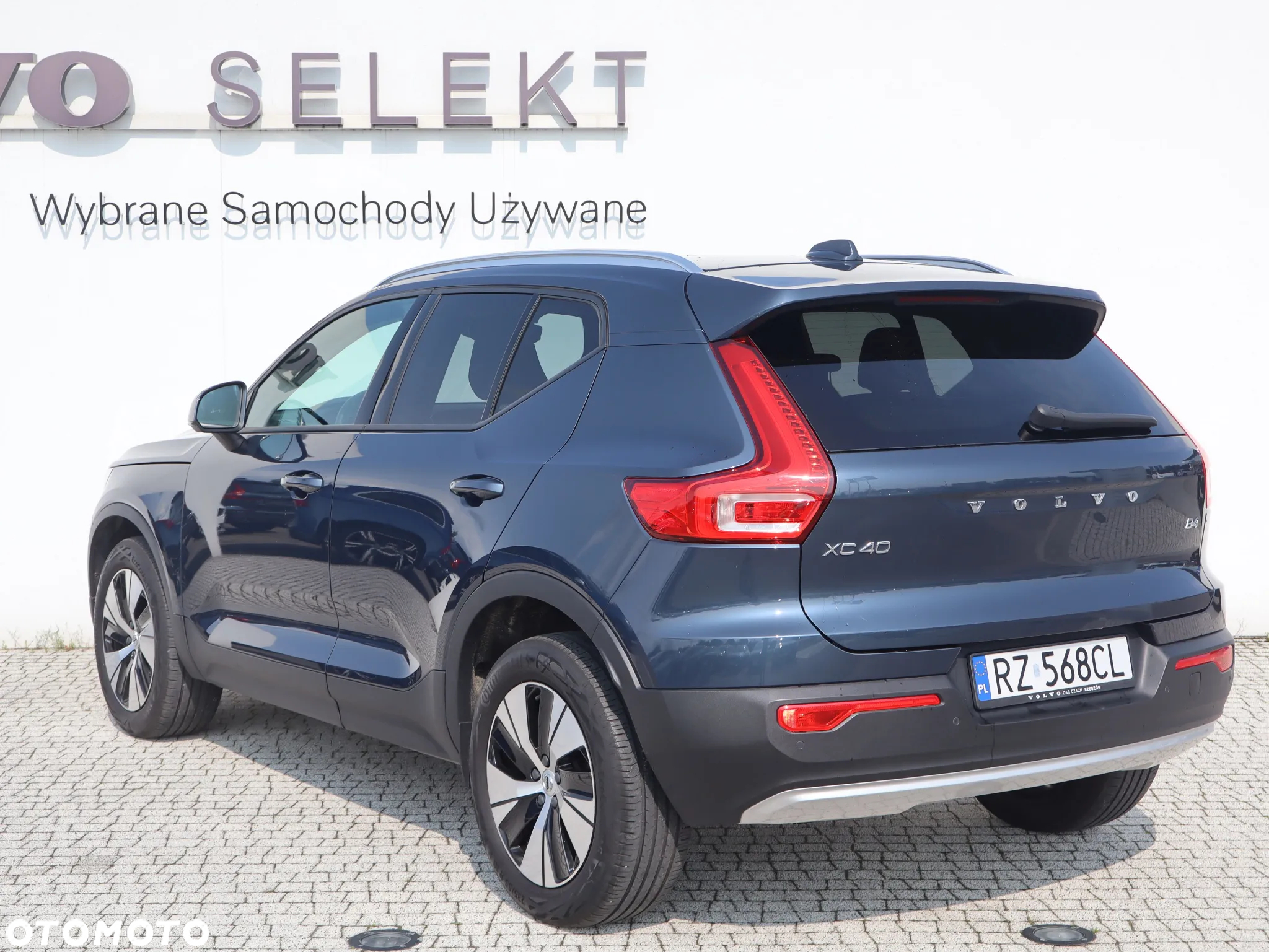 Volvo XC 40 B4 B Momentum Pro - 3