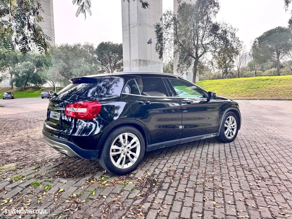 Mercedes-Benz GLA 220 d 4Matic 7G-DCT Urban - 5