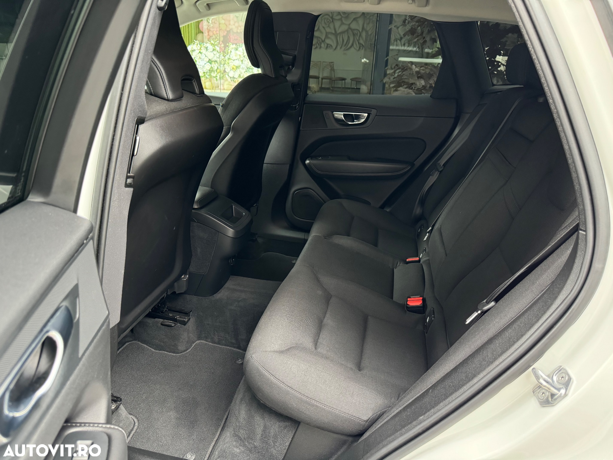 Volvo XC 60 B4 D AWD Geartronic Momentum - 14