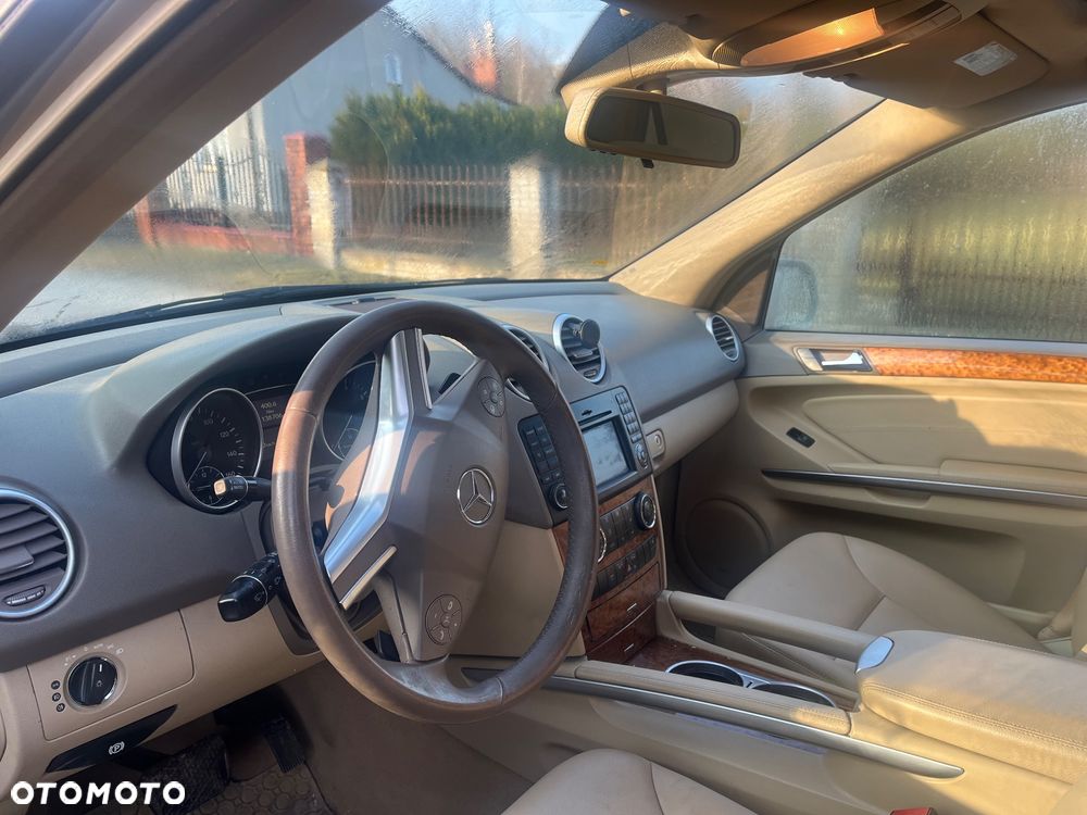 Mercedes-Benz ML 350 4-Matic - 11