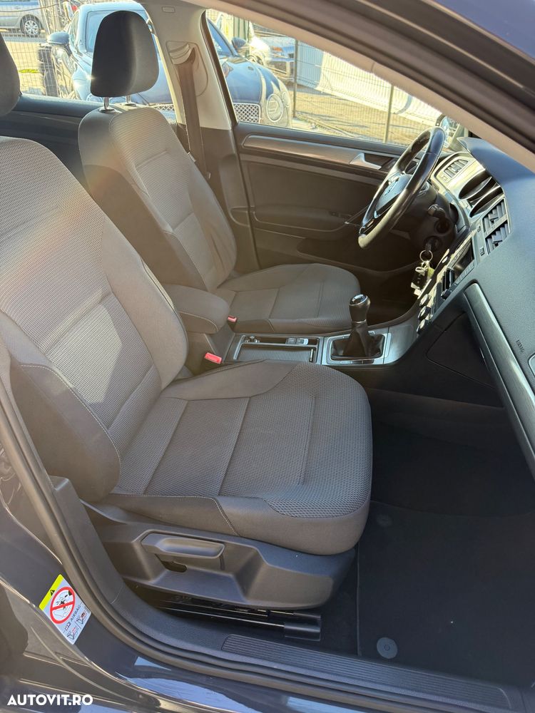 Volkswagen Golf - 17