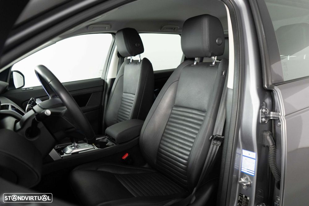 Land Rover Discovery Sport 1.5 I3 P300e AWD SE - 16