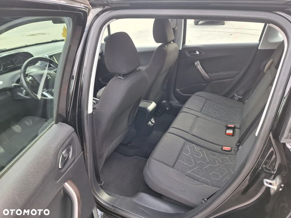 Peugeot 2008 BlueHDi 100 STOP & START Allure - 15
