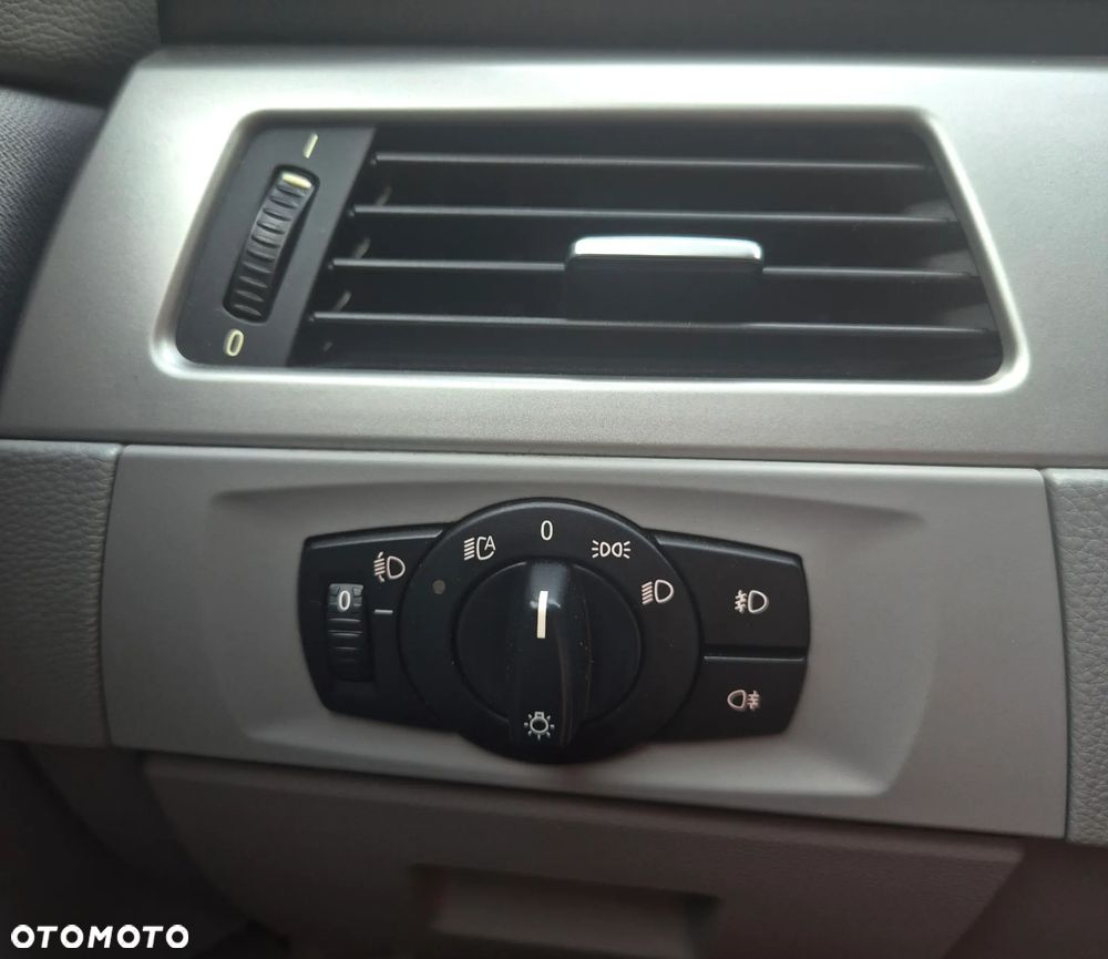 BMW Seria 3 - 35