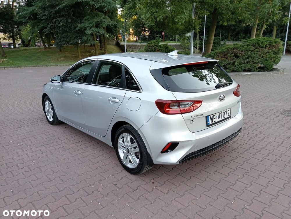 Kia Ceed 1.6 CRDi mHEV M - 5