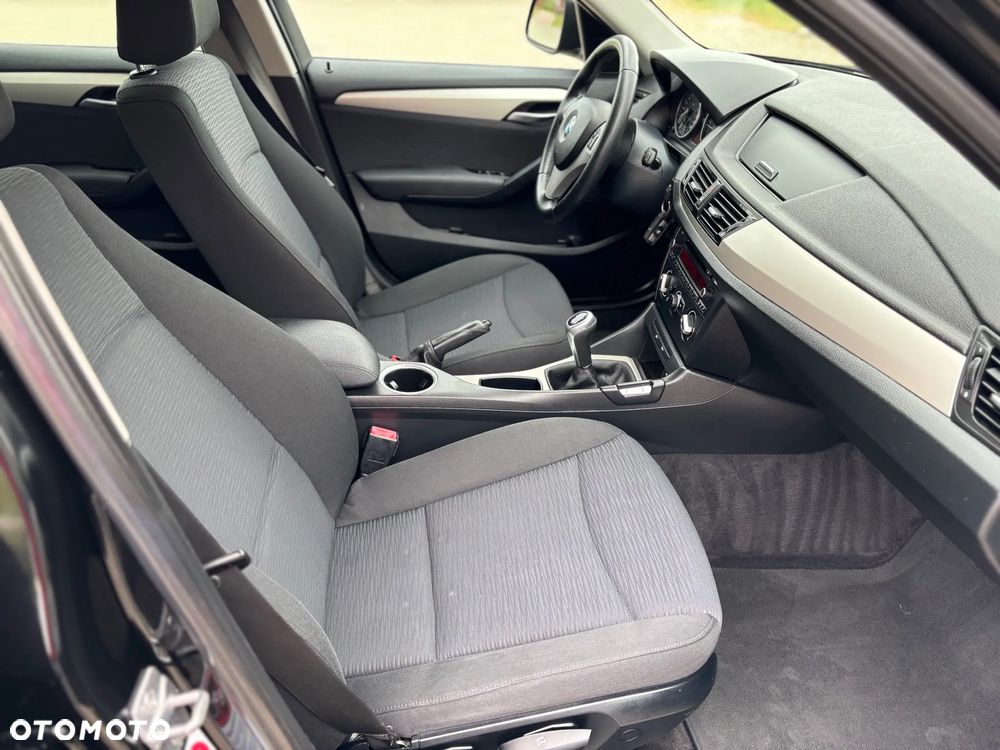 BMW X1 sDrive18d xLine - 19