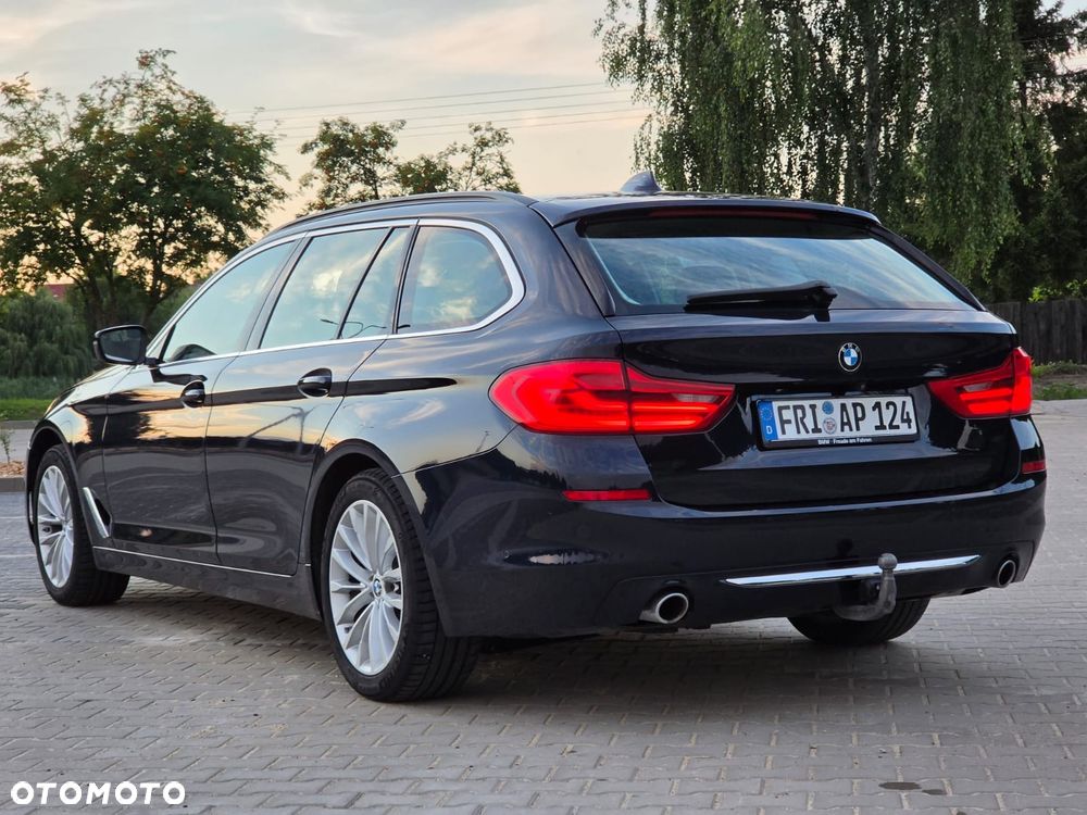 BMW Seria 5 520d xDrive Luxury Line - 3