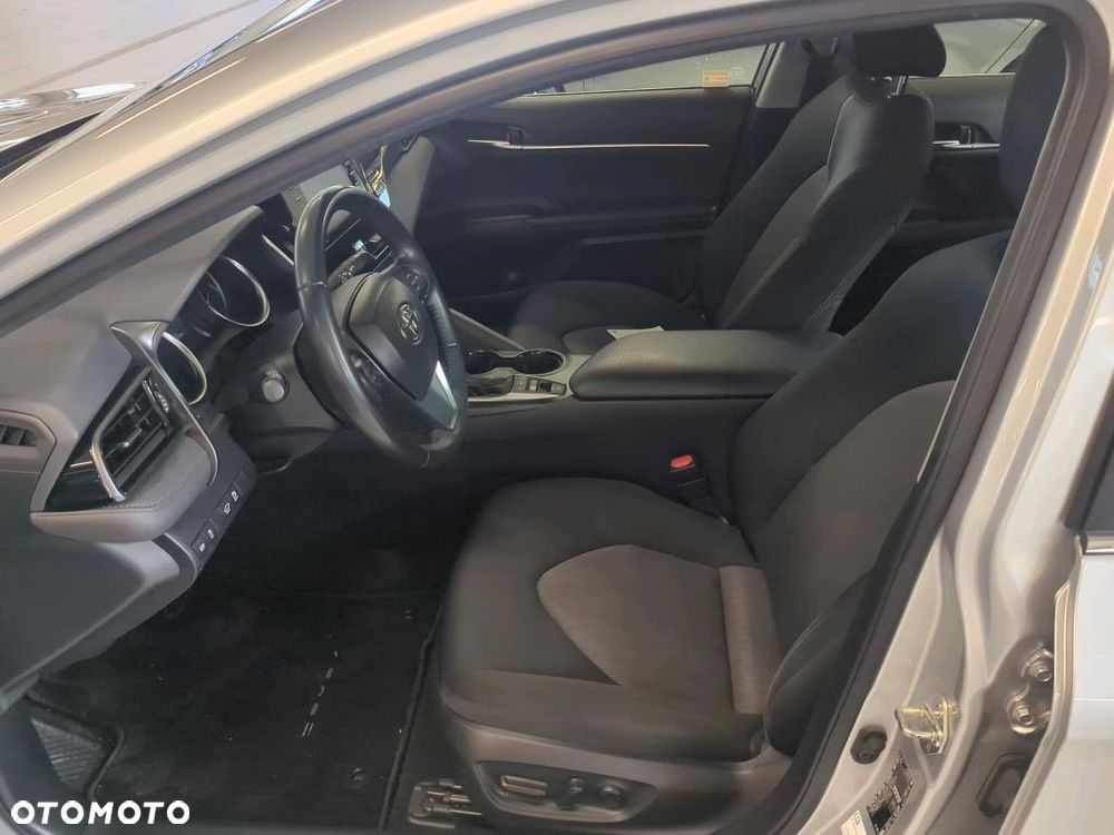 Toyota Camry - 8