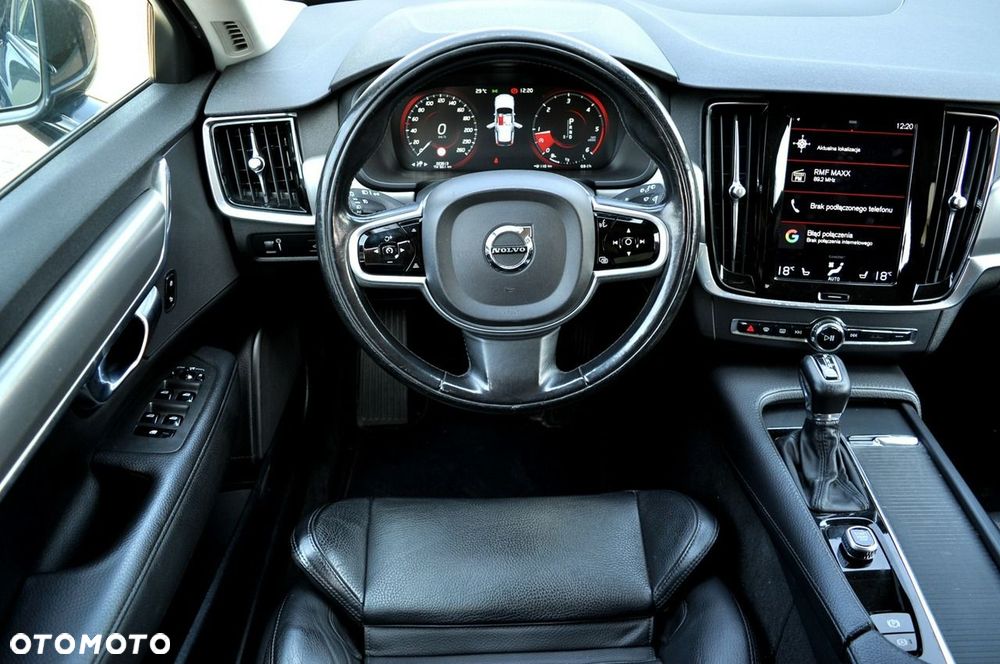 Volvo V90 D3 Momentum Pro - 22