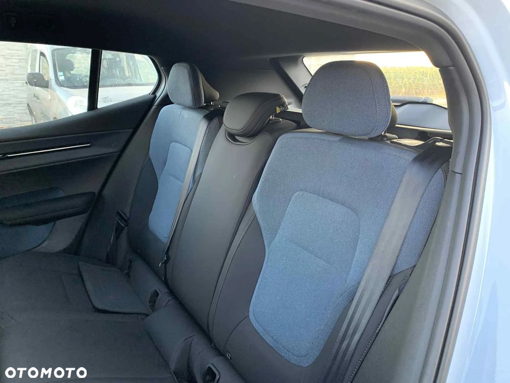 Volvo EX30 Single Motor RWD Plus - 17