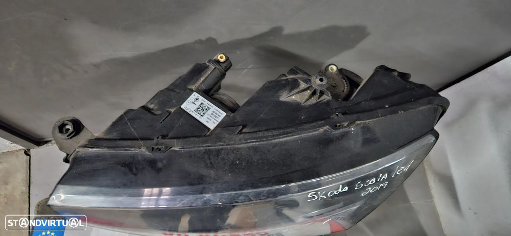 Farol esq skoda scala led 2019 - 2