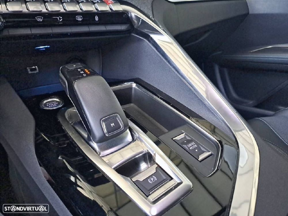 Peugeot 3008 1.5 BlueHDi Allure Pack EAT8 - 19