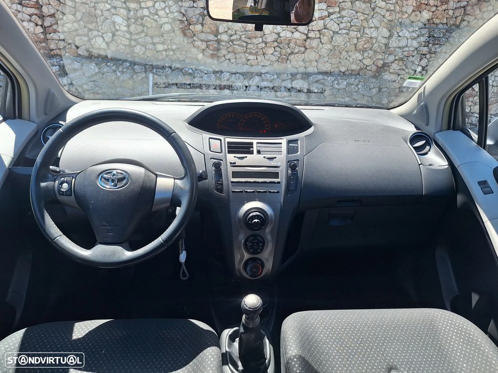 Toyota Yaris 1.0 VVT-i Sport - 8