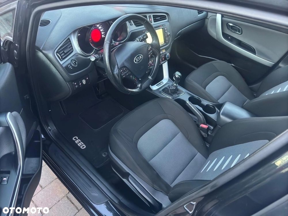 Kia Ceed 1.4 CVVT Dream Team Edition - 6