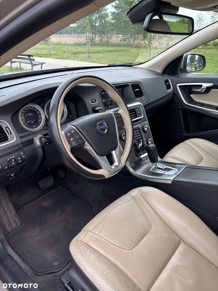 Volvo S60 D3 Geartronic Momentum - 8