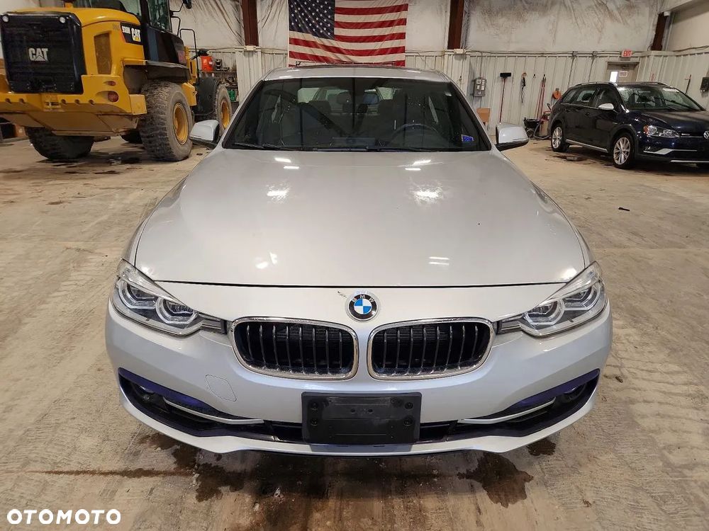 BMW Seria 3 330i xDrive Sport Line - 5