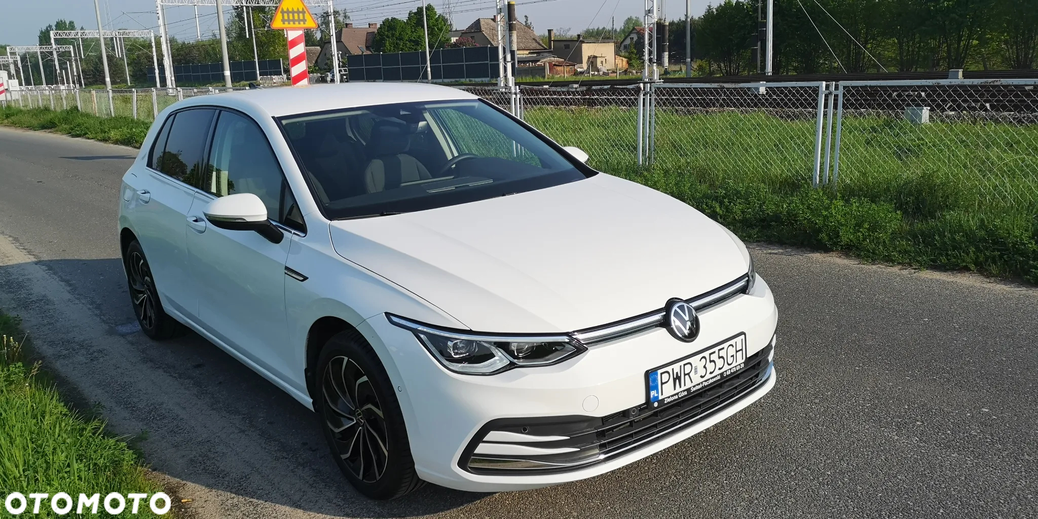 Volkswagen Golf - 2