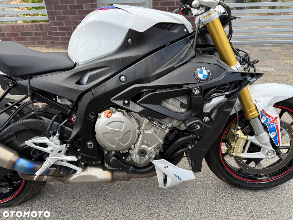 BMW S - 20