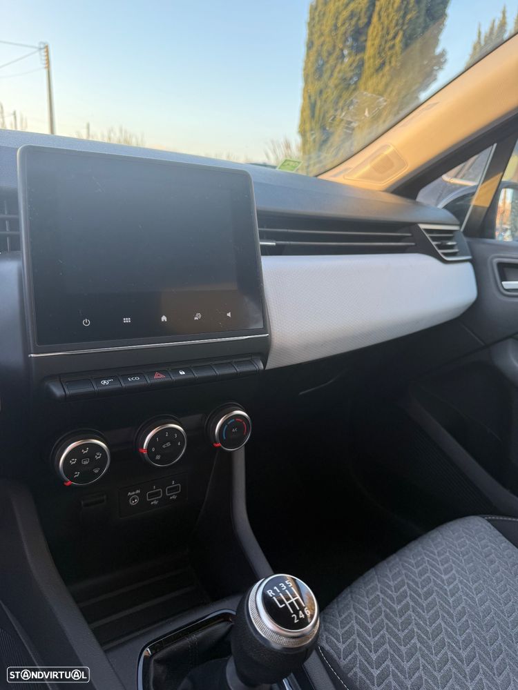 Renault Clio 1.0 TCe Limited Bi-Fuel - 11