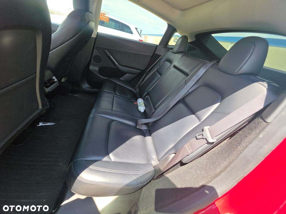 Tesla Model Y Long Range Dual Motor AWD - 8