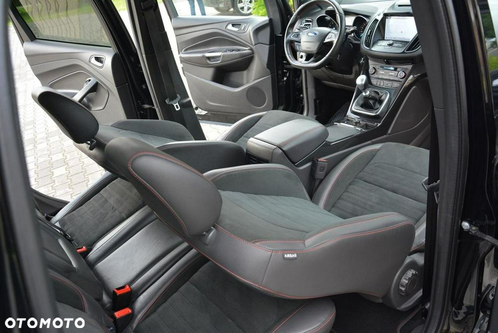 Ford Kuga 1.5 EcoBoost 2x4 ST-Line - 17