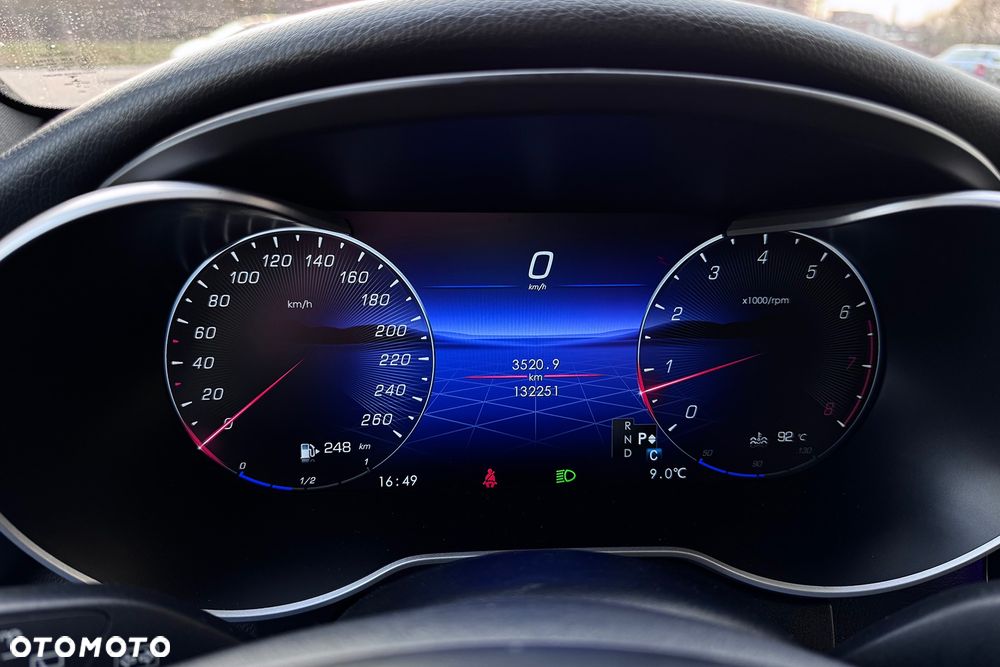 Mercedes-Benz GLC 300 4Matic 9G-TRONIC AMG Line - 3