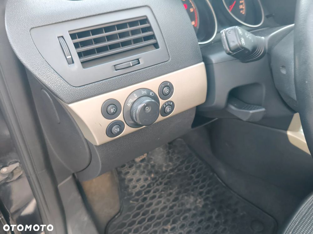 Opel Astra 1.7 CDTI DPF - 23