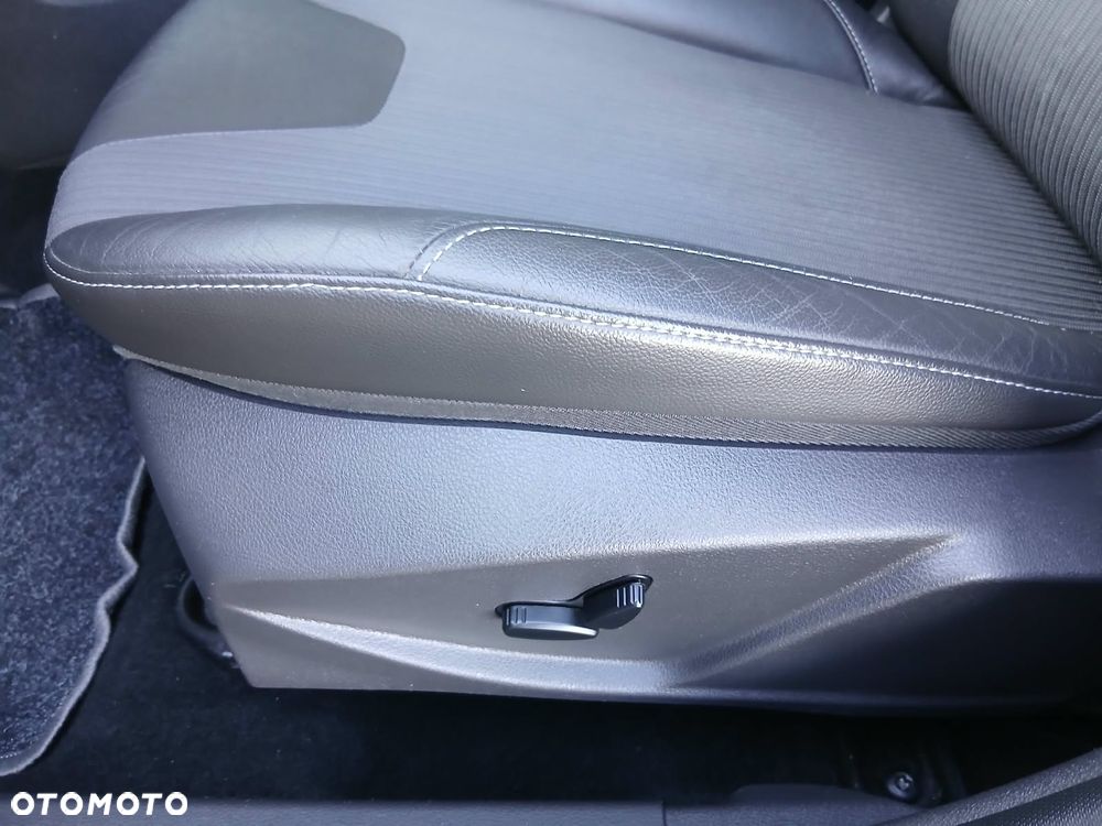 Ford Focus 1.6 Ti-VCT Titanium - 22